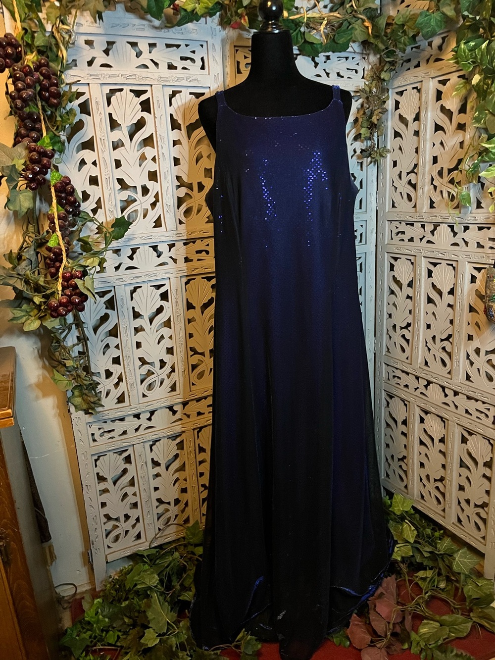 BETSY & ADAM VINTAGE MIDNIGHT COBALT BLUE WITH ALL-OVER SEQUINED FORMAL DRESS